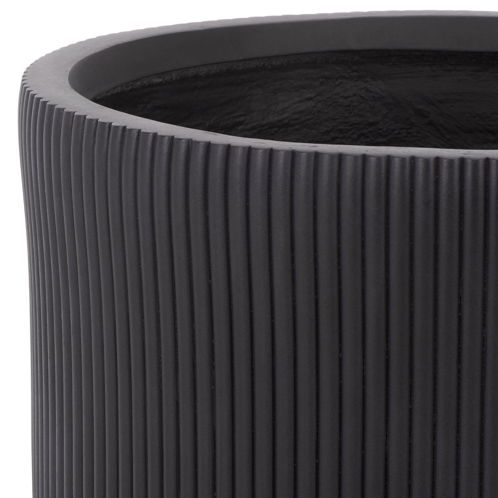 A sturdy black rim borders the planter's open basin and deep vertical fluting. || PAT4600A-SET3 || detail_studio