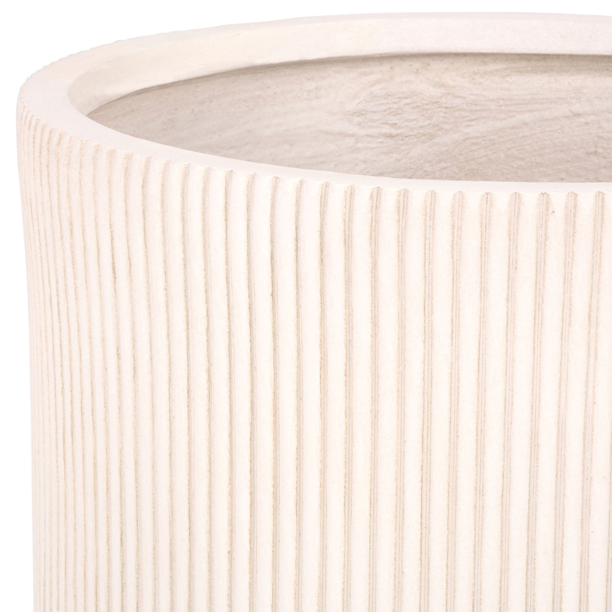 A thick beige rim frames the open basin above the planter's finely fluted sides. || PAT4600B-SET3 || detail_studio
