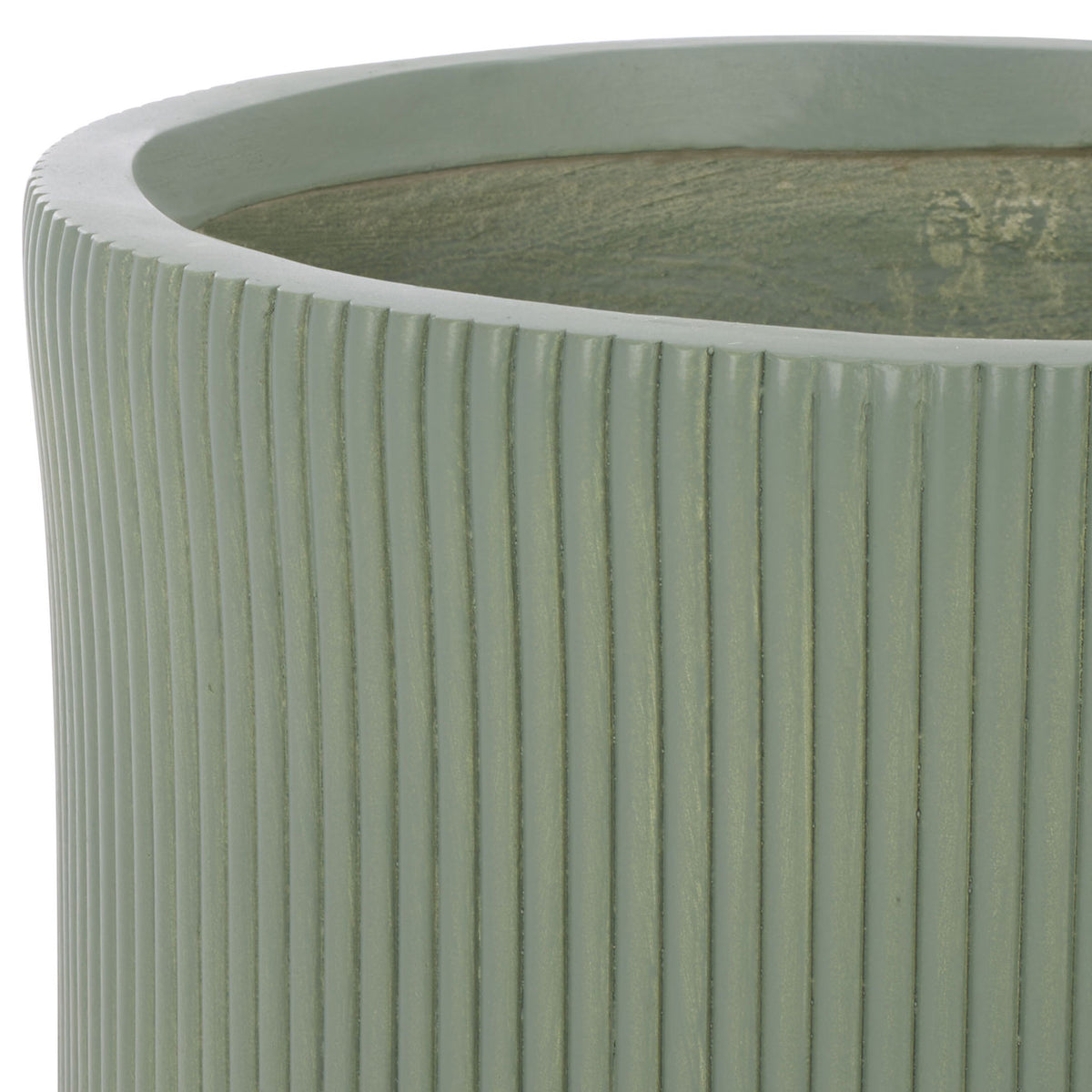 The green planter pairs a smooth, wide rim with narrow flutes along its sides. || PAT4600C-SET3 || detail_studio