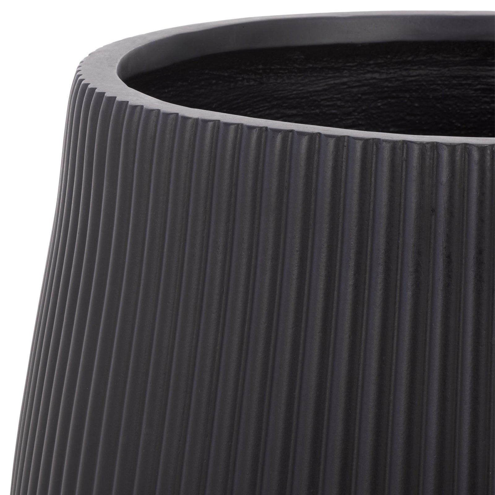 A smooth black rim meets slender vertical ribs for crisp texture and modern appeal || PAT4601A-SET3 || detail_studio