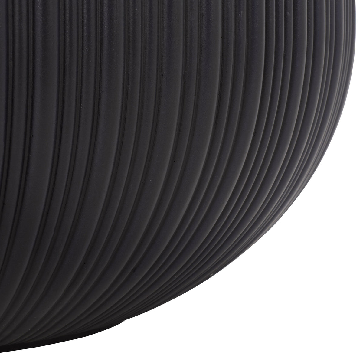 Fine black fluting follows the curve of the rounded planter base. || PAT4602A-SET3 || leg_studio