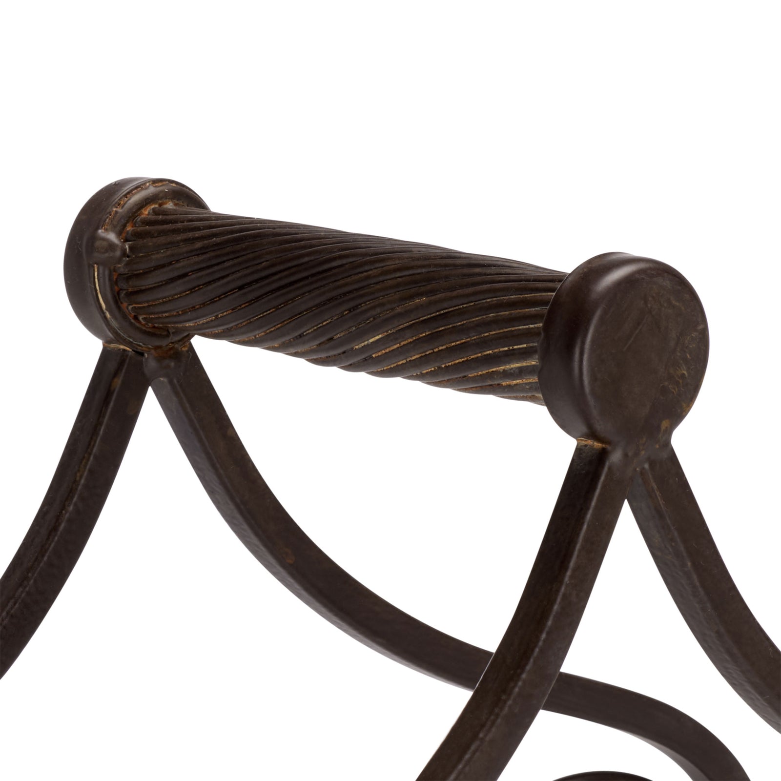 A spiral-textured brown iron handle offers a secure grip above the bottle rings. || PAT5042B || handle_studio