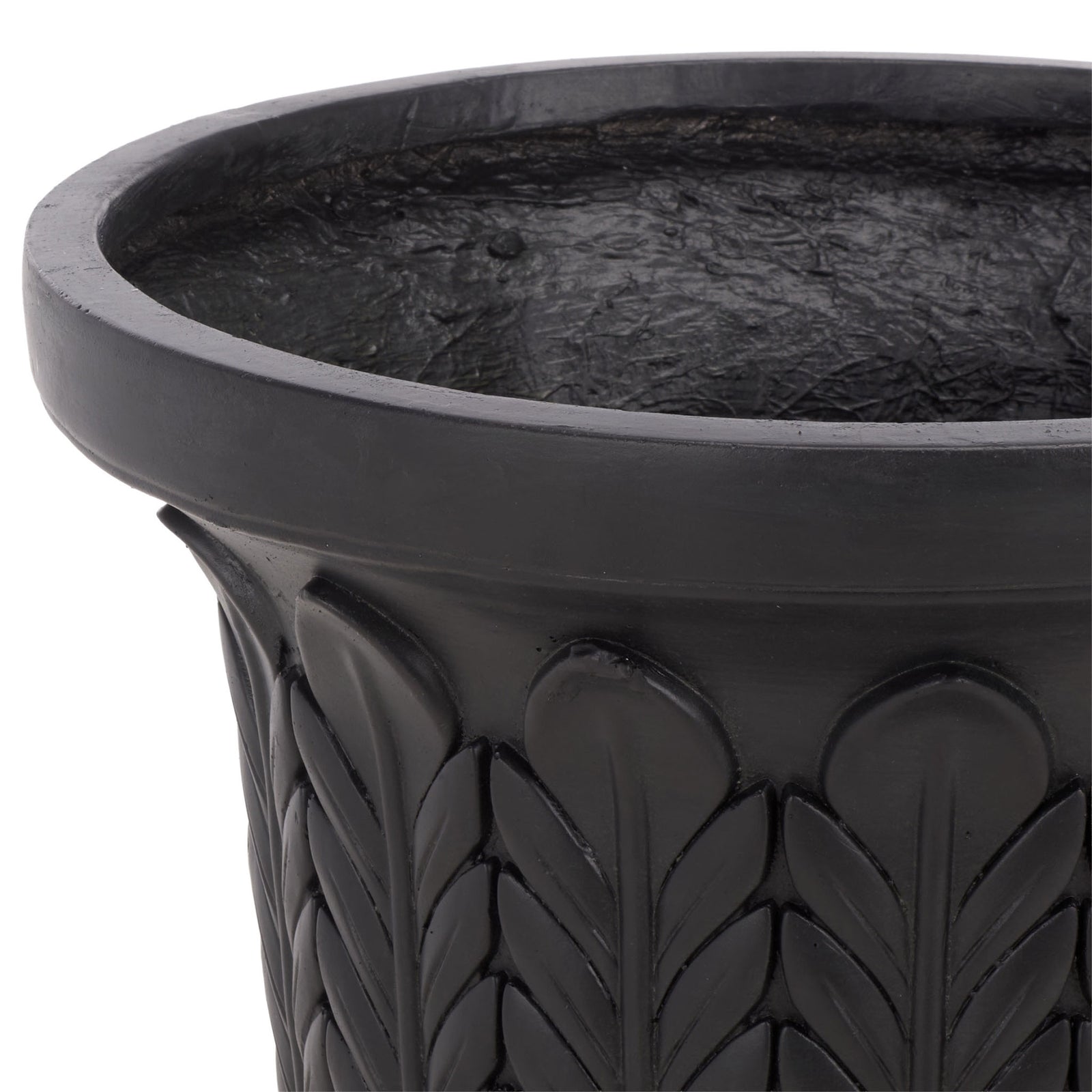 A wide black rim frames the bowl above deeply sculpted botanical leaves || PAT5046E || detail_studio