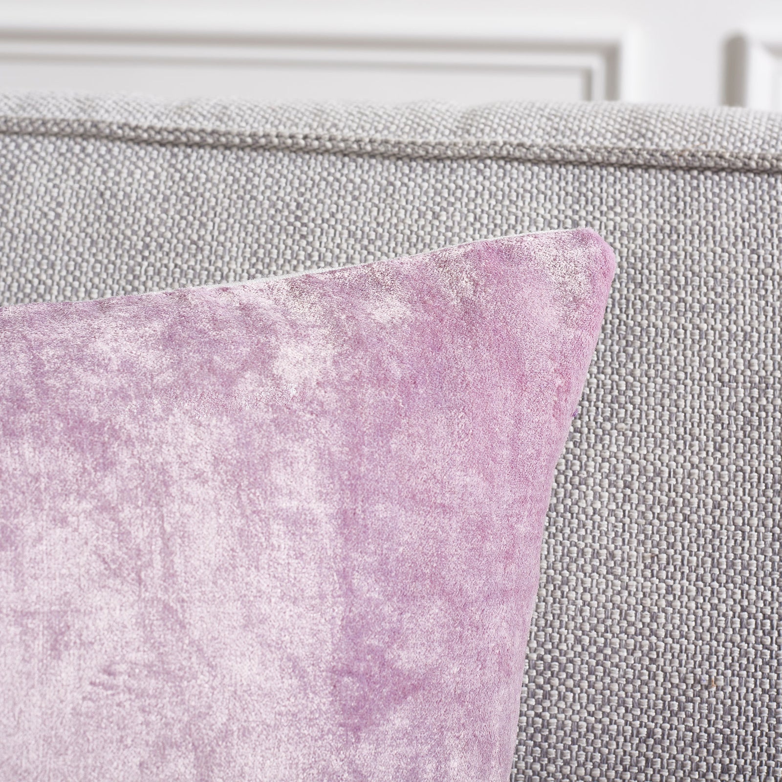 Lavender fabric shimmers along a softly tapered corner with a neat seam || PLS503D-1818-SET2 || detail_room
