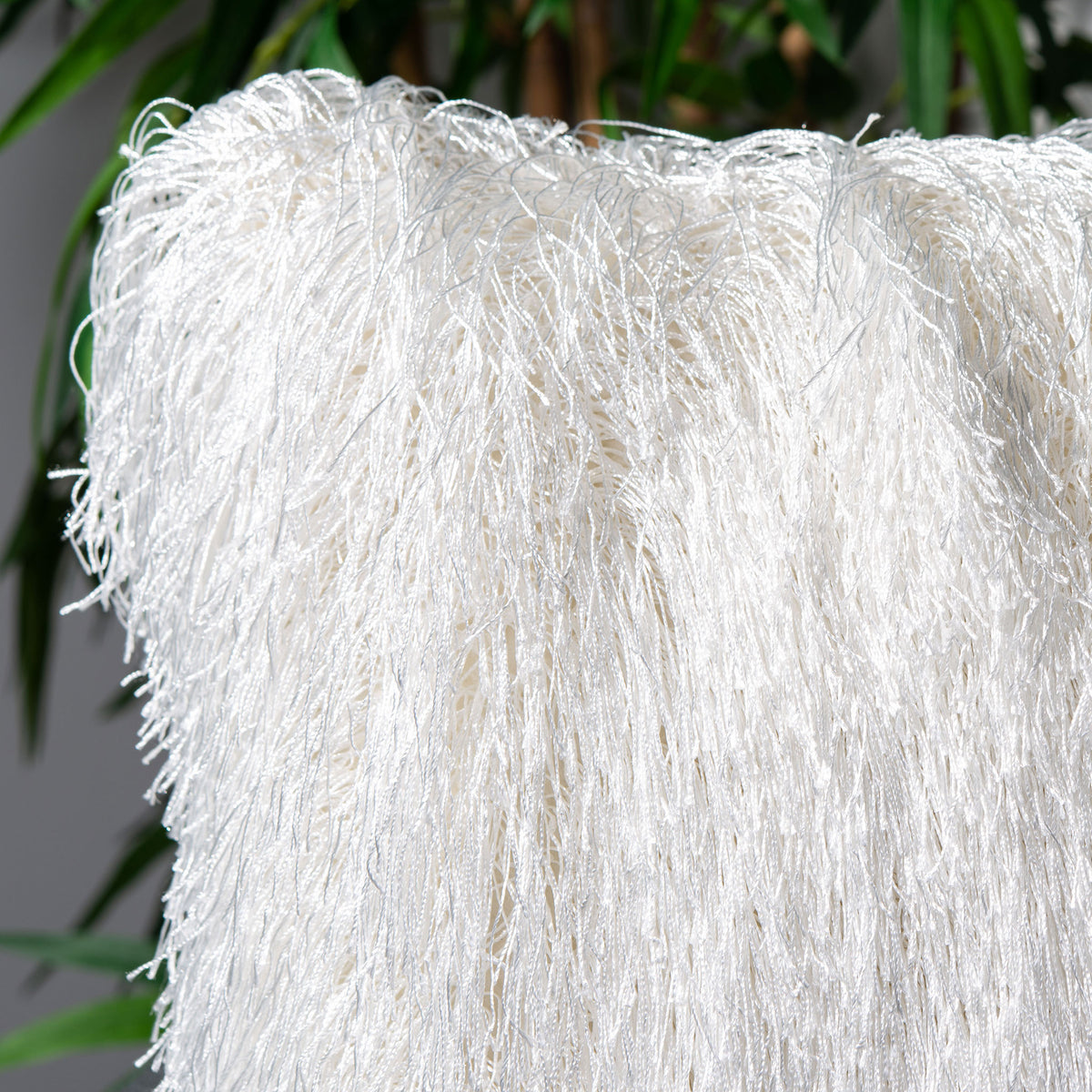 Long, lustrous pearl fibers give the pillow a soft, airy texture || PPL210A-2020 || detail_room