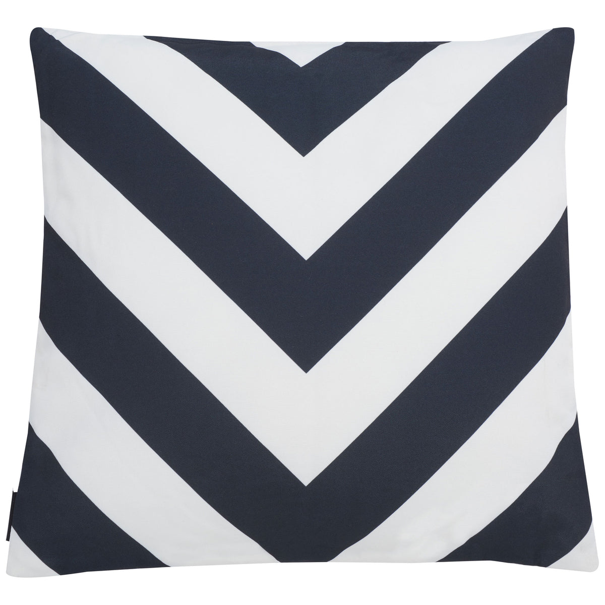 Bold black and white chevrons bring graphic contrast to this square outdoor pillow. || PPL262B-1818 || front_studio