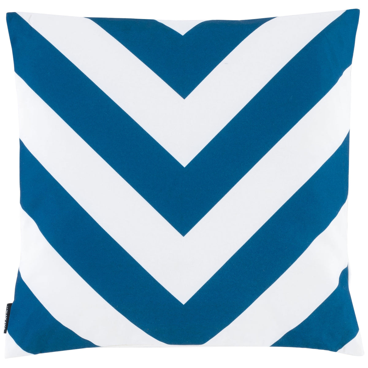 Bold navy and white chevrons give this square outdoor pillow a vivid geometric look. || PPL262C-1818 || front_studio
