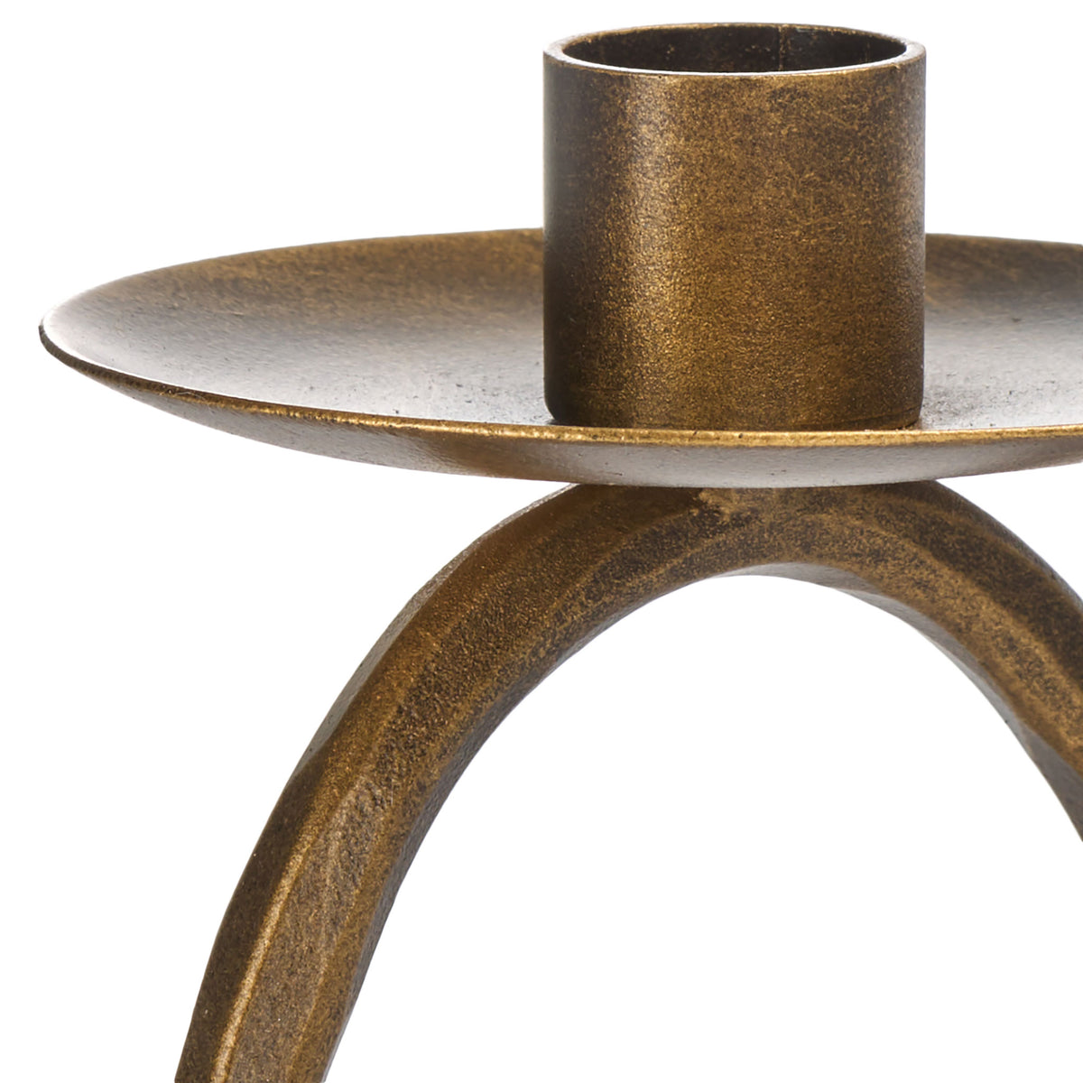 A cylindrical taper socket rises from a shallow metal plate above a textured, arching support || RDC2501A || detail_studio
