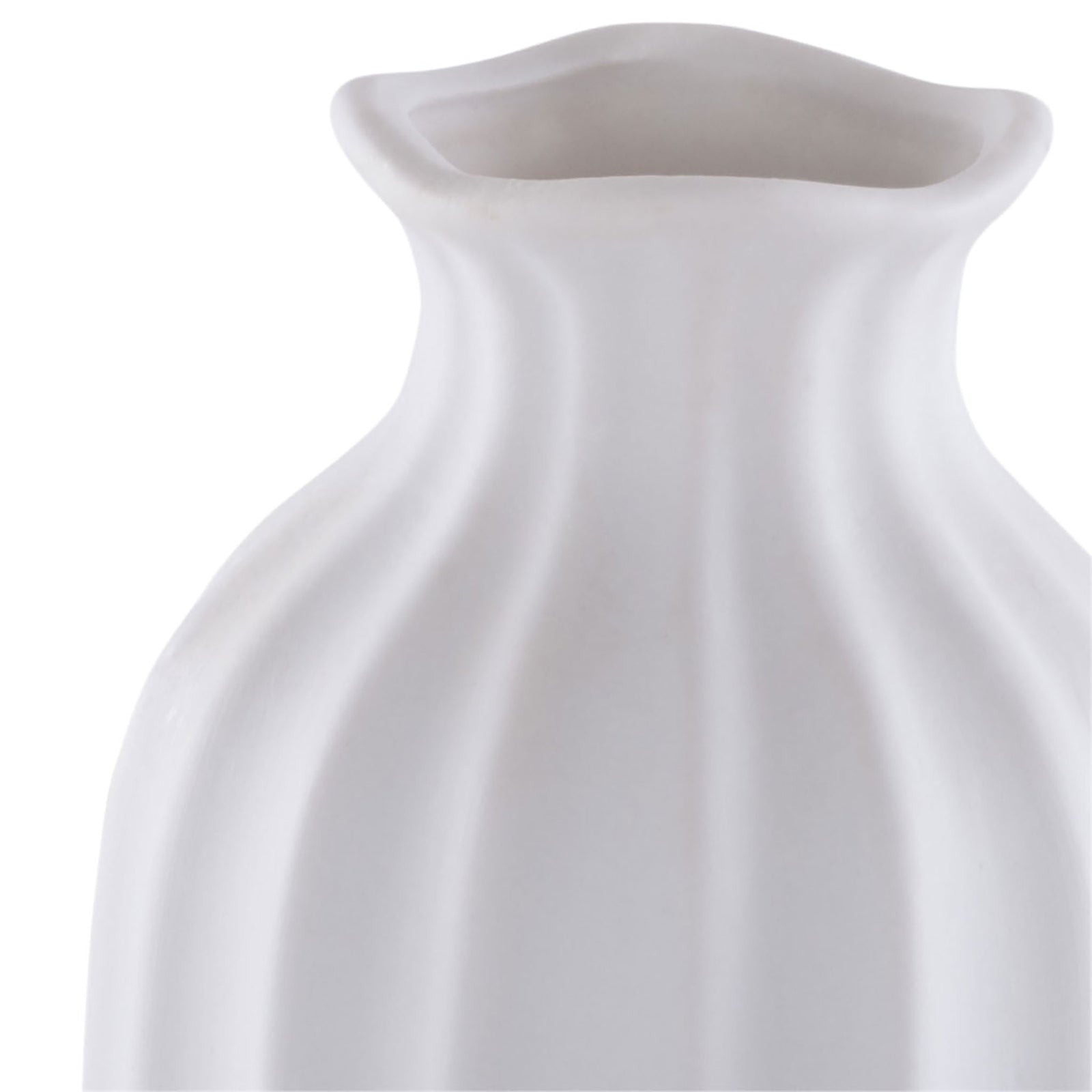 A rippling rim and flowing vertical flutes give a white ceramic vase an artisanal look. || RDC4010A-SET2 || detail_studio
