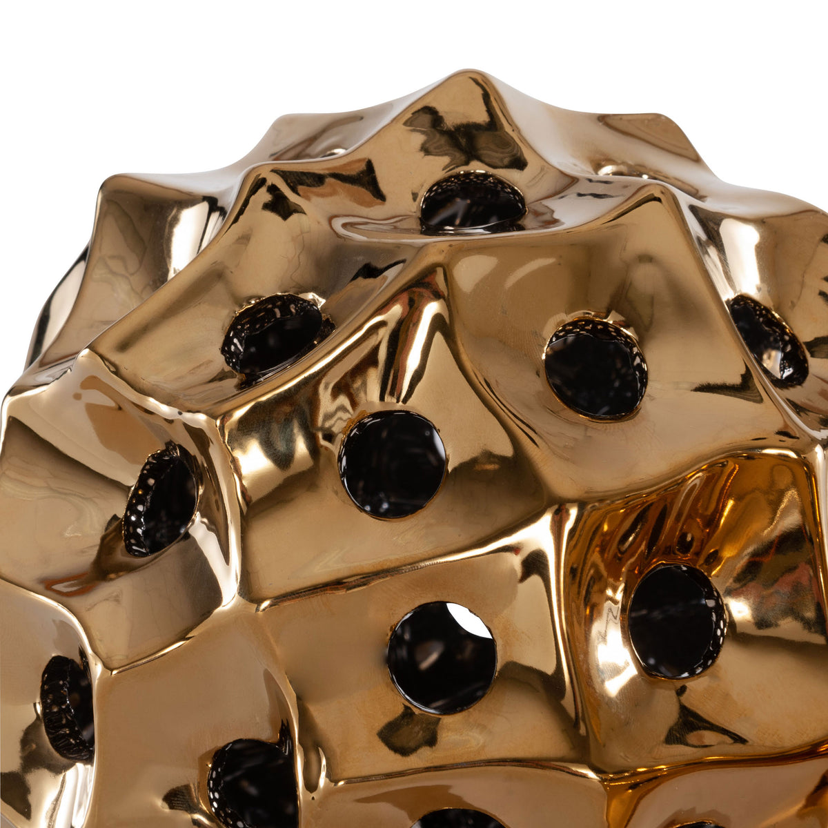 Reflective gold glazing highlights raised ceramic facets and circular cutouts. || RDC4019B-SET2 || detail_studio