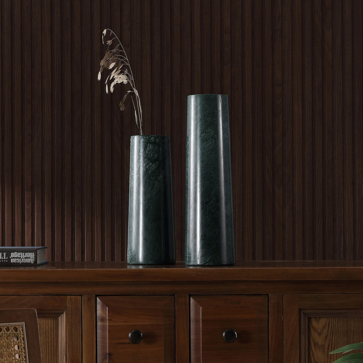 A tall marble vase complements a shorter vessel adorned with a delicate dried stem. || RDC4025A-SET2 || front_room