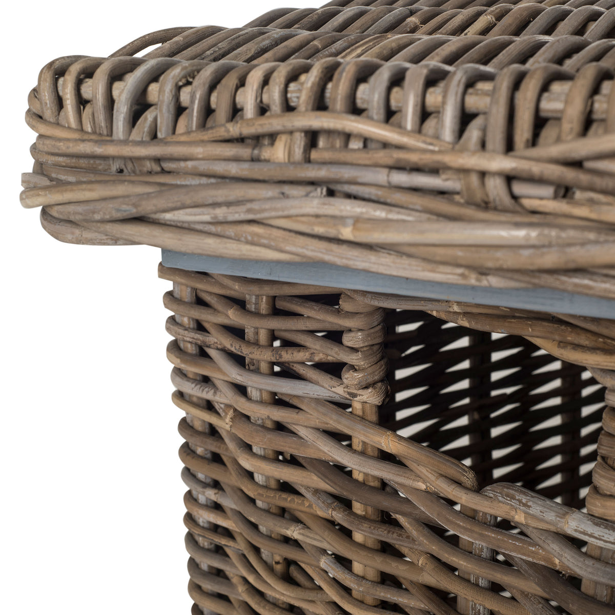 Layered gray rattan weaving gives the trunk lid and sides rich, natural texture. || SEA7018A || detail_studio