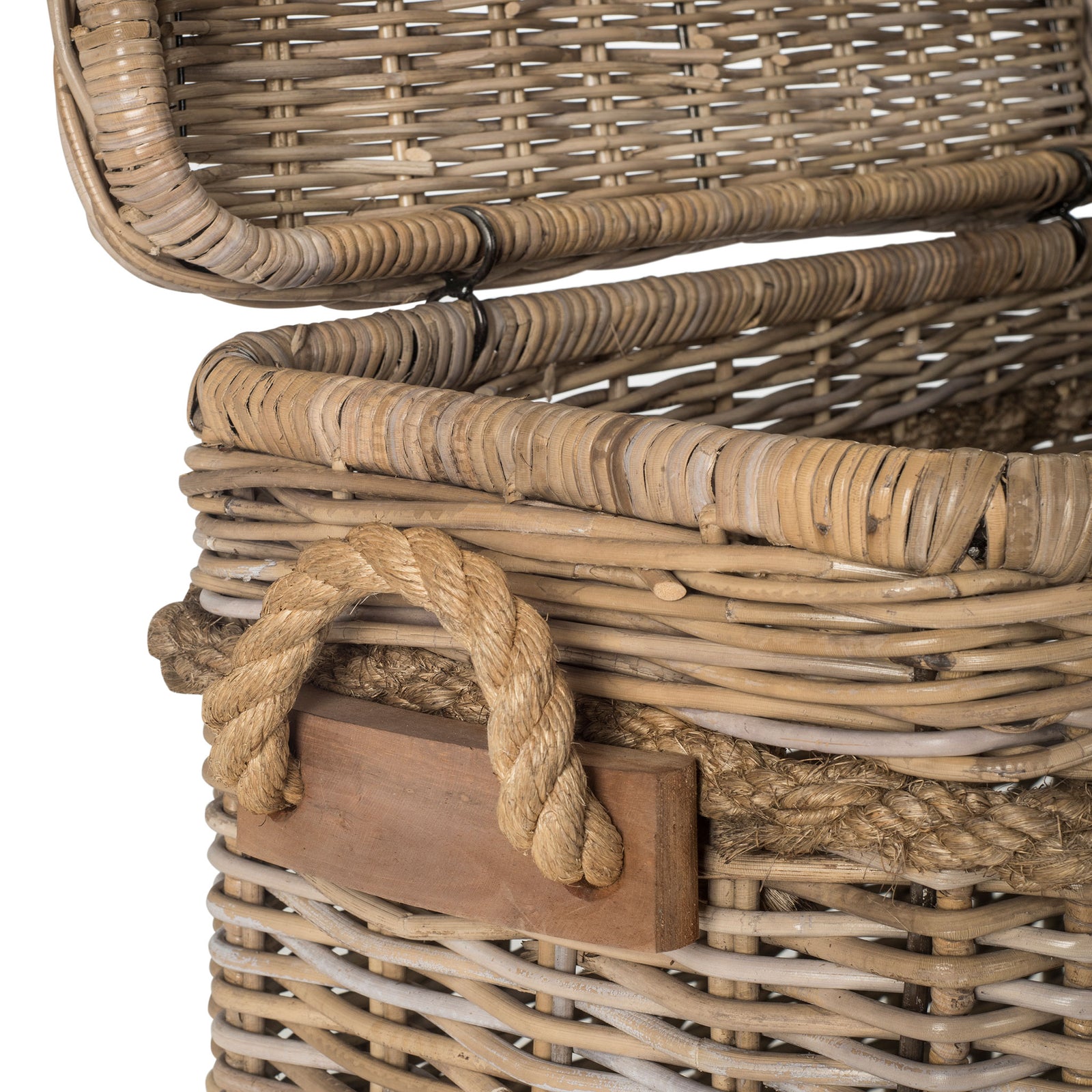 A thick rope handle is secured to pale woven rattan with a warm wood accent || SEA7020A || handle_studio