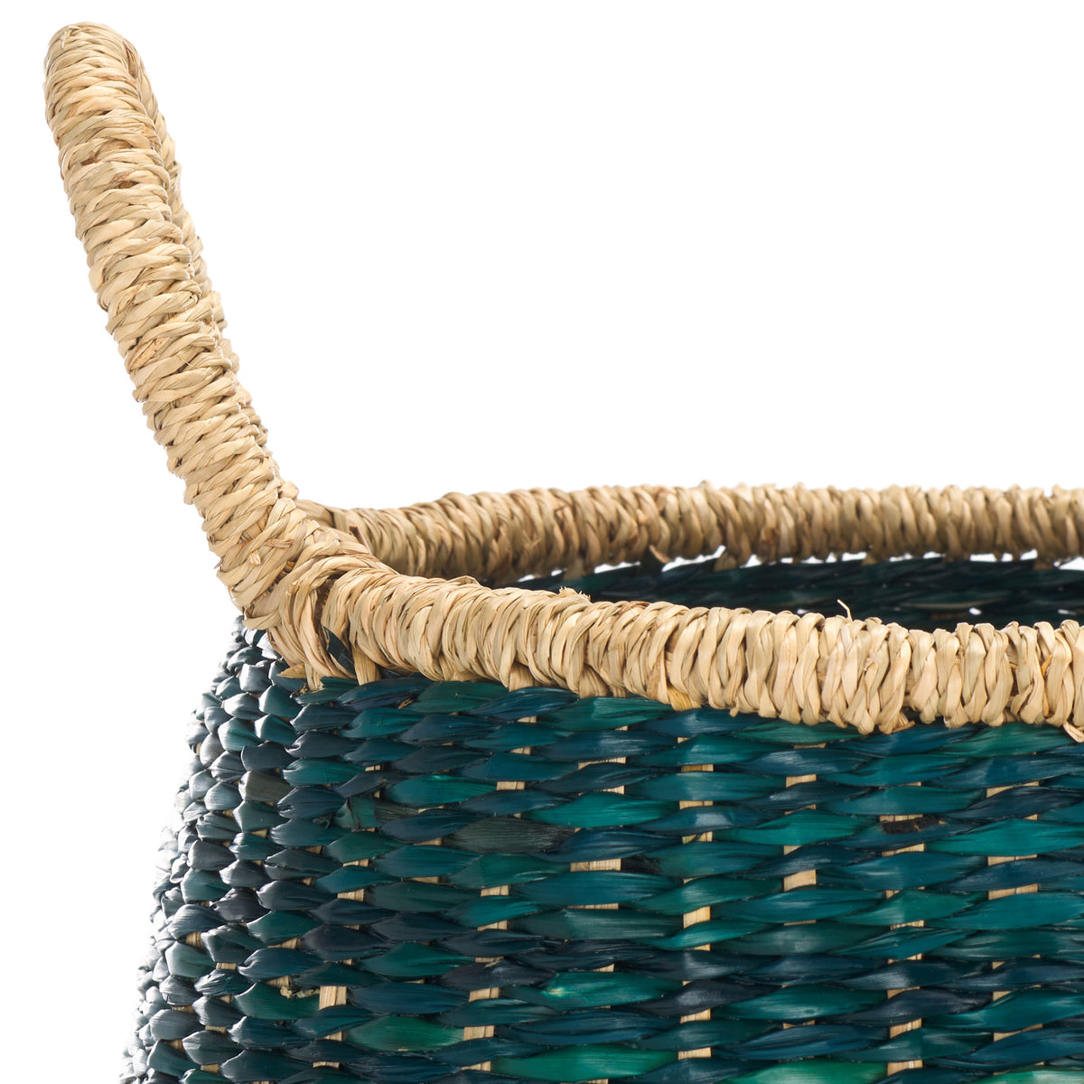 Natural seagrass edging contrasts with the basket's deep green woven body || STG1815A || detail_studio