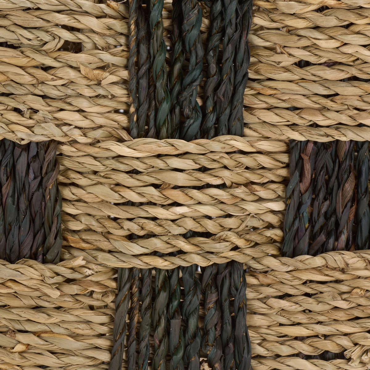 Contrasting dark and natural seagrass strands form a richly textured checker weave. || STG1821A || swatch_studio