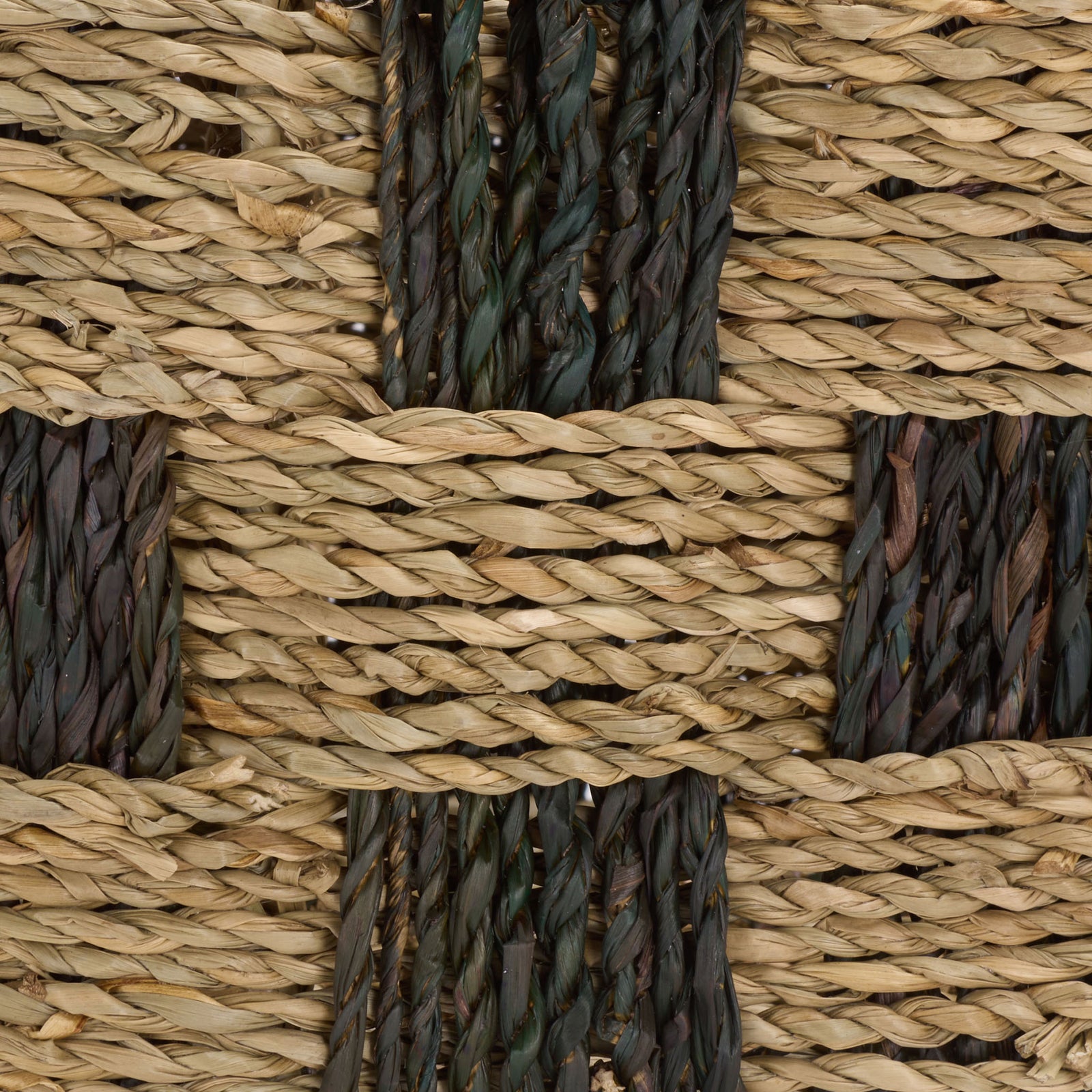 Contrasting dark and natural seagrass strands form a richly textured checker weave. || STG1821A || swatch_studio