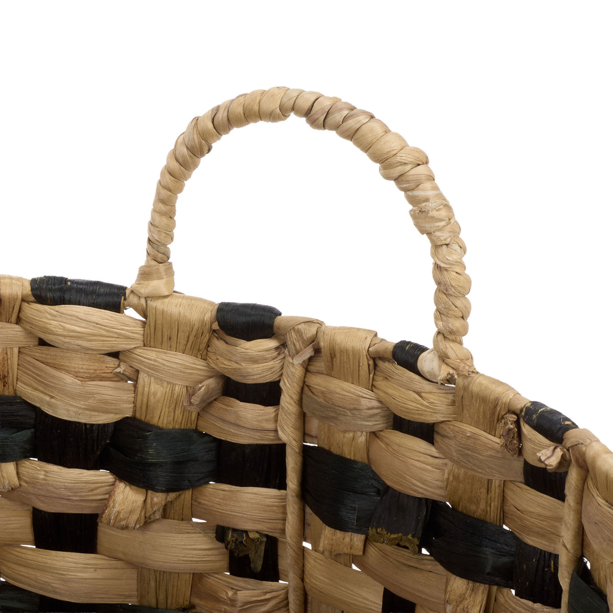 A wrapped loop handle rises above the woven rim for easy carrying. || STG1829A-SET2 || handle_studio