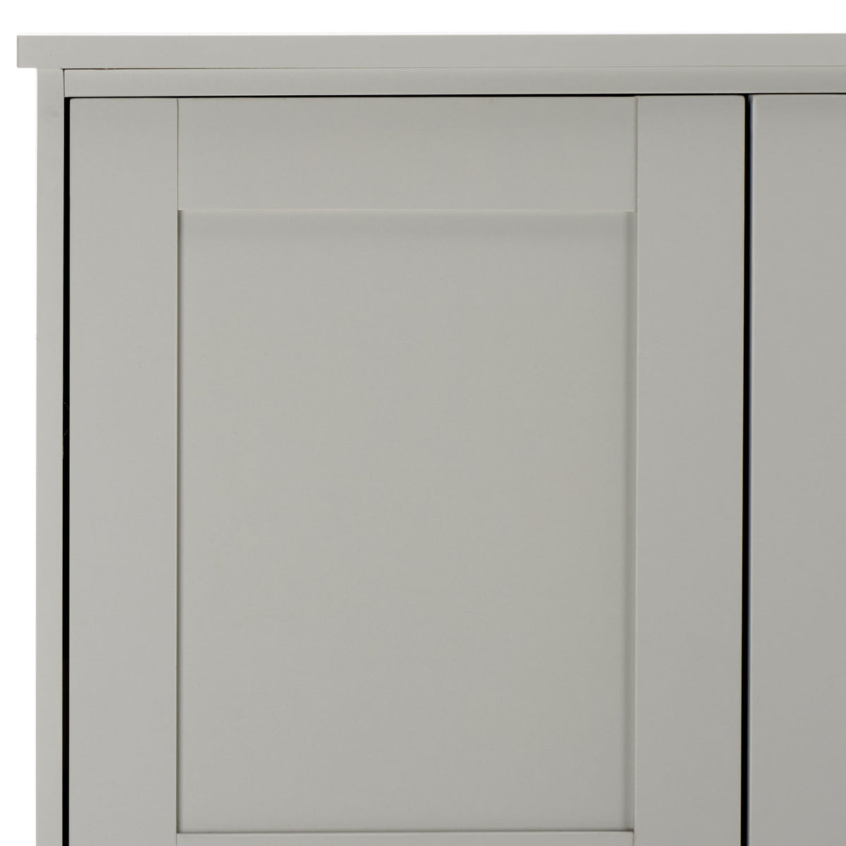 Light gray recessed panels and a slim projecting top give the wardrobe clean lines. || STG3103A-3BX || detail_studio