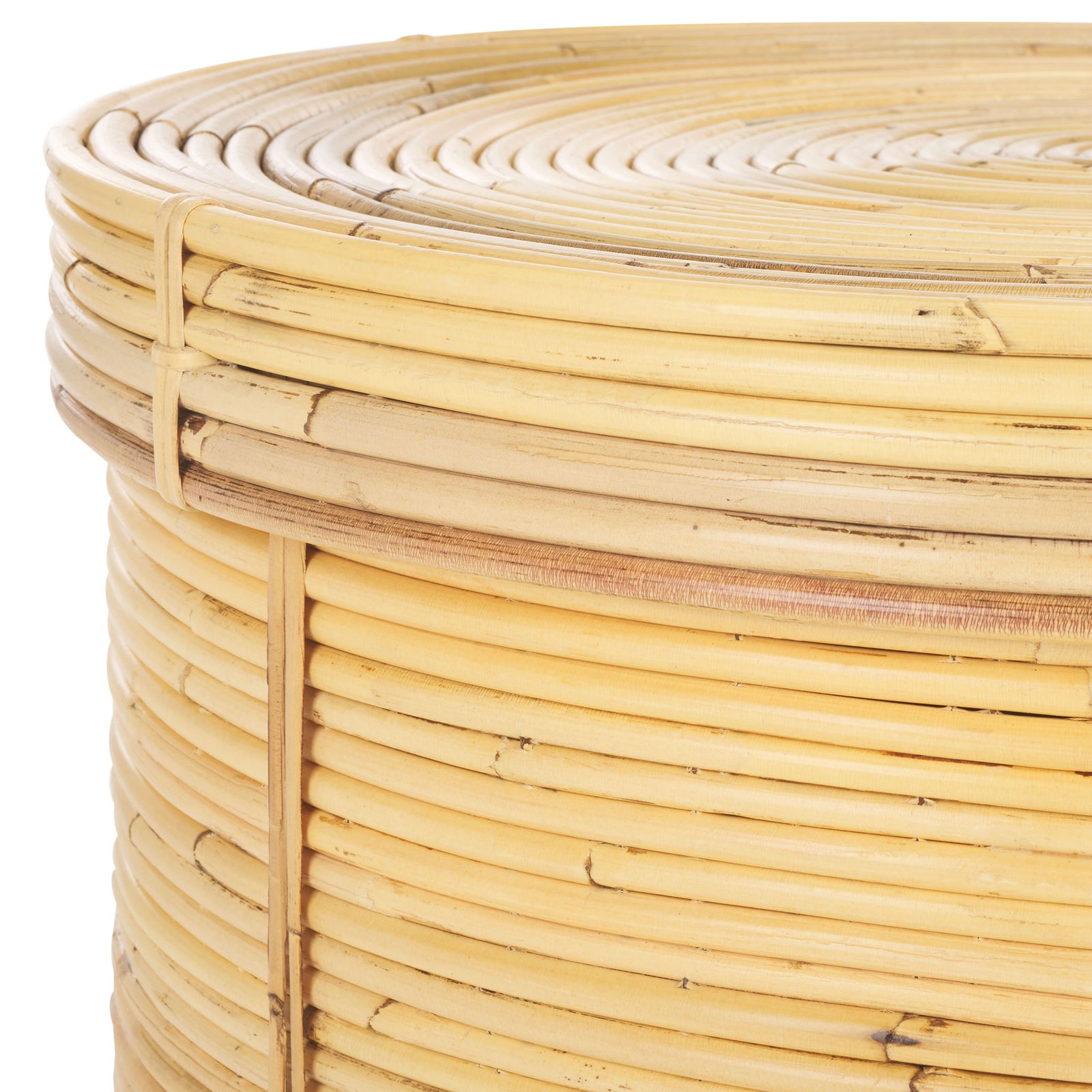 A tightly coiled rattan lid meets the basket rim, highlighting golden tones and delicate bindings. || STG6508A || detail_studio