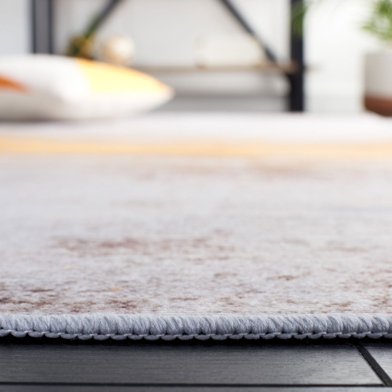 Low-profile pile offers soft underfoot comfort and easy clearance under furniture || TAC813F-5 || detail_room