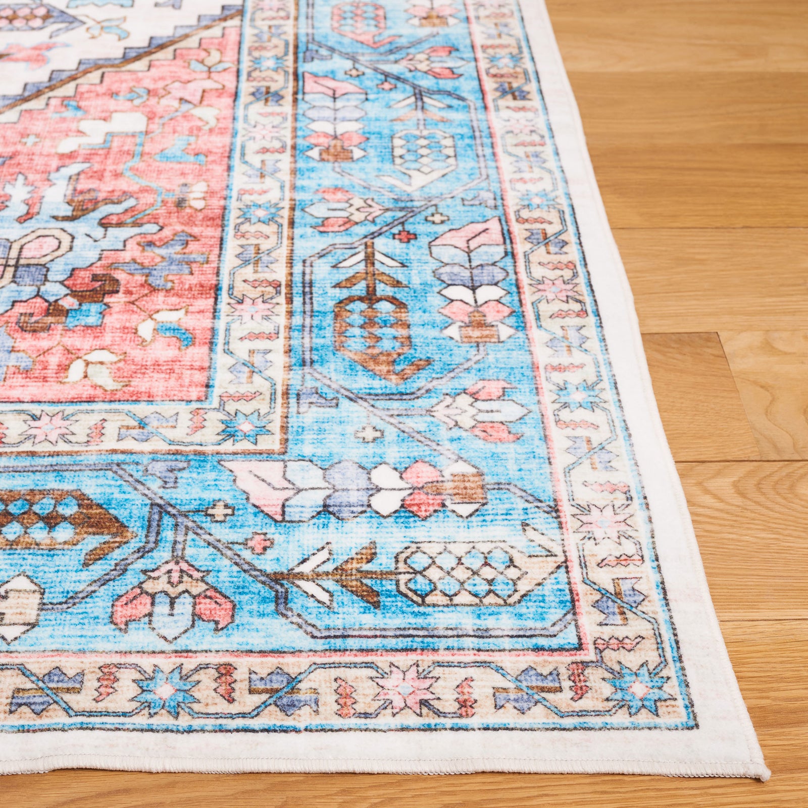 Turquoise and red medallion rug with ornate border and softly distressed wash for vintage charm || WPR322K-5 || top_studio