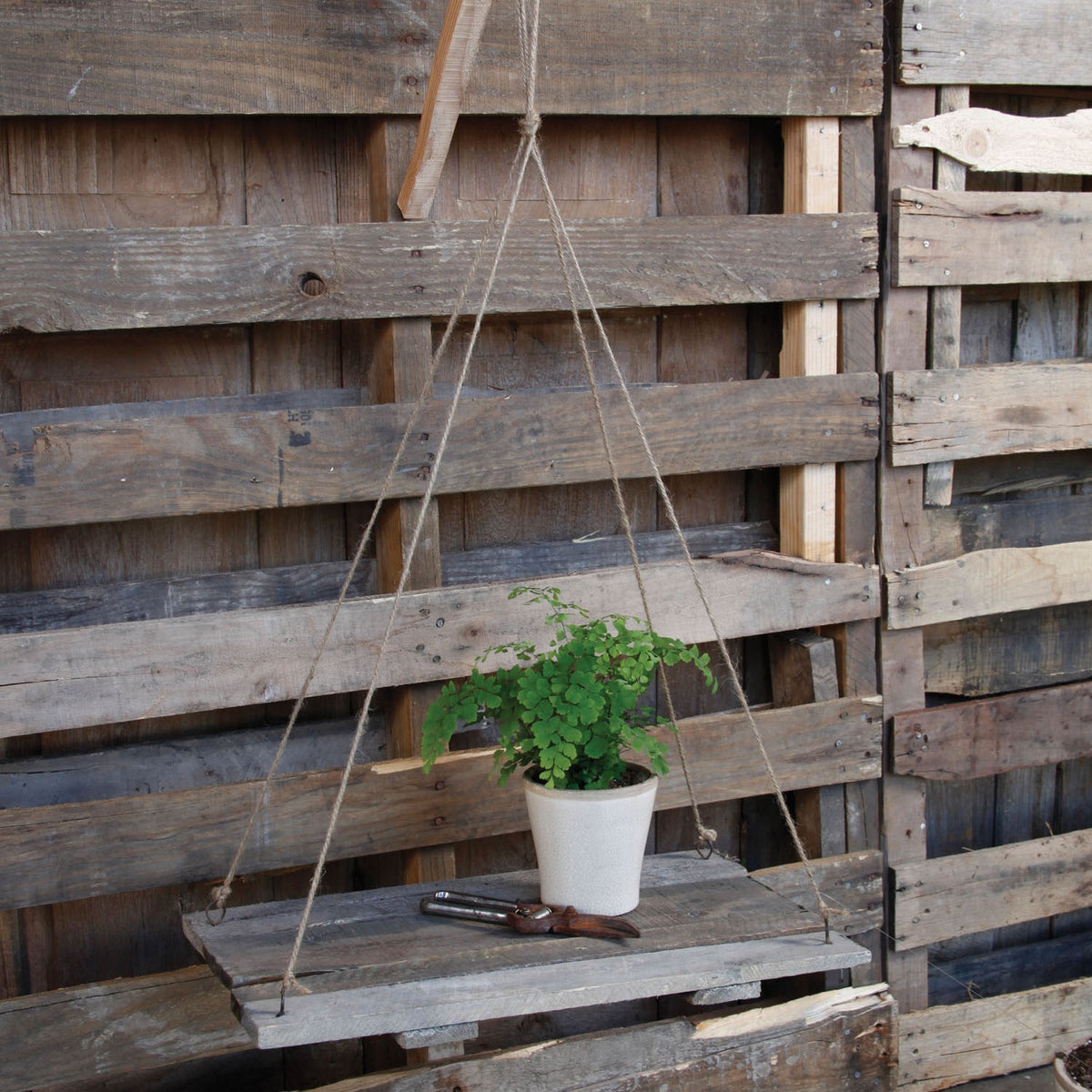 Crate Shelf Suspended