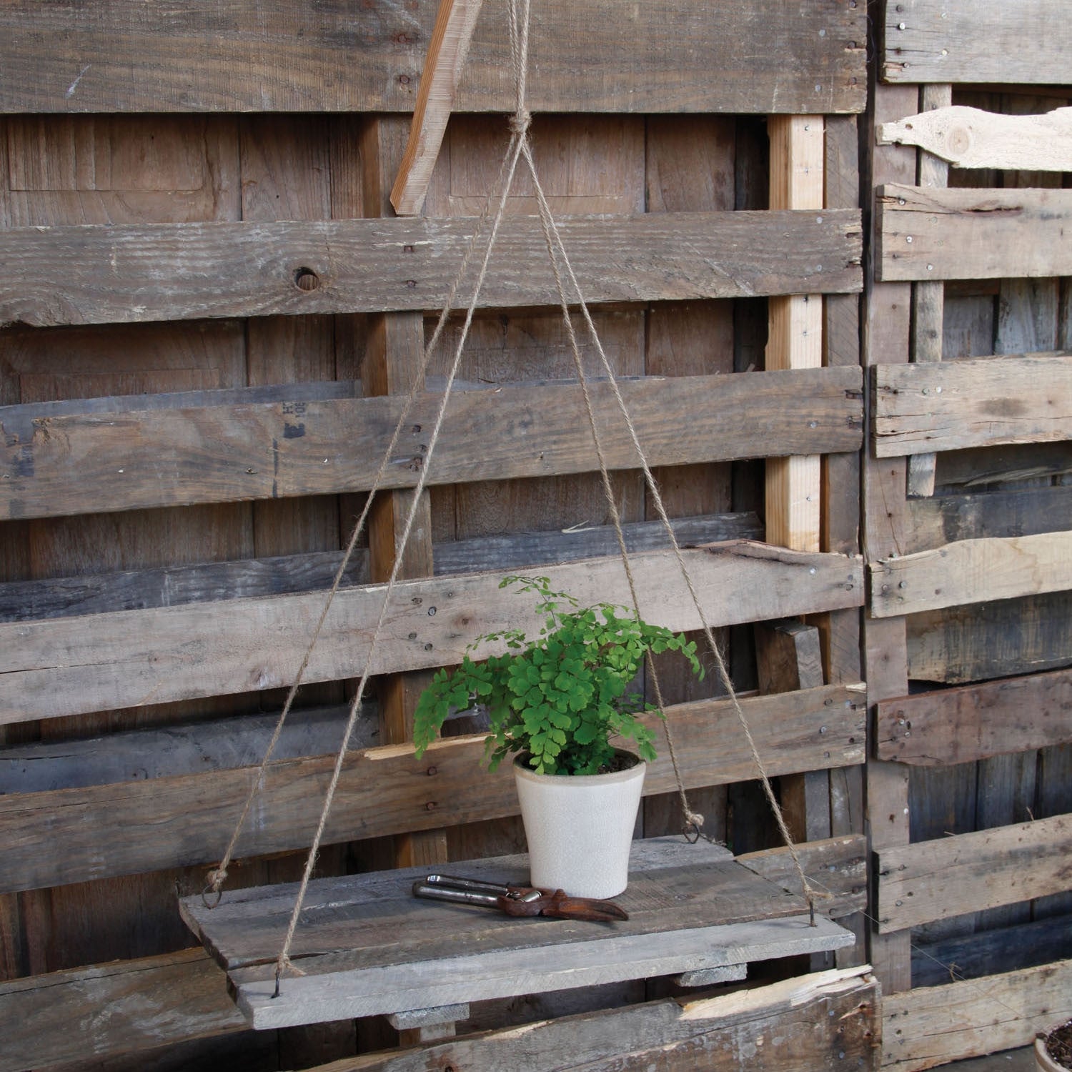 Crate Shelf Suspended