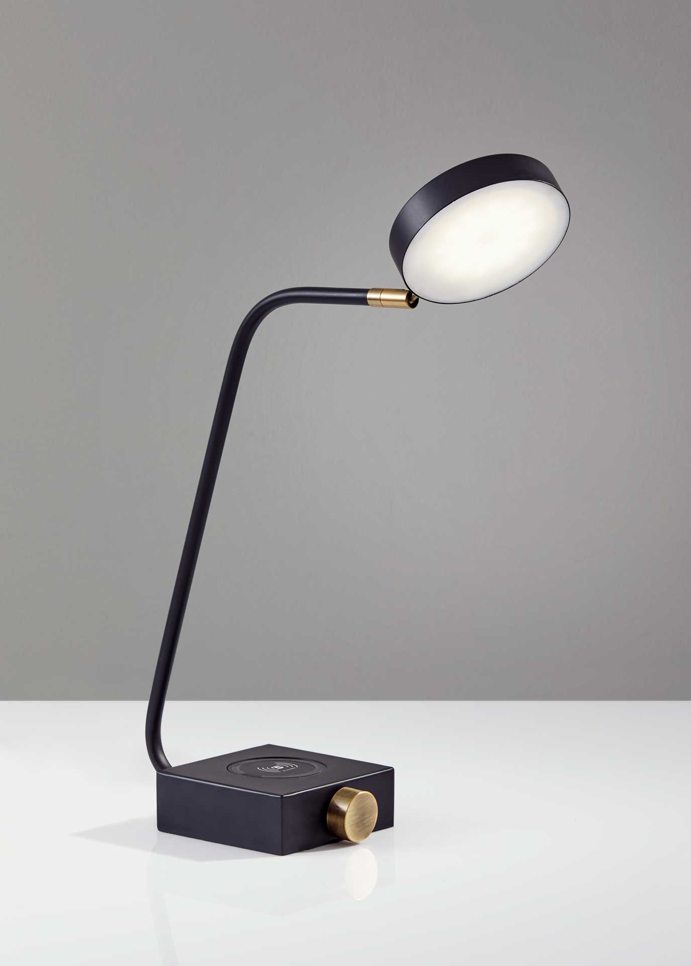 Colomiers Wireless Charge Desk Lamp Black/Brass