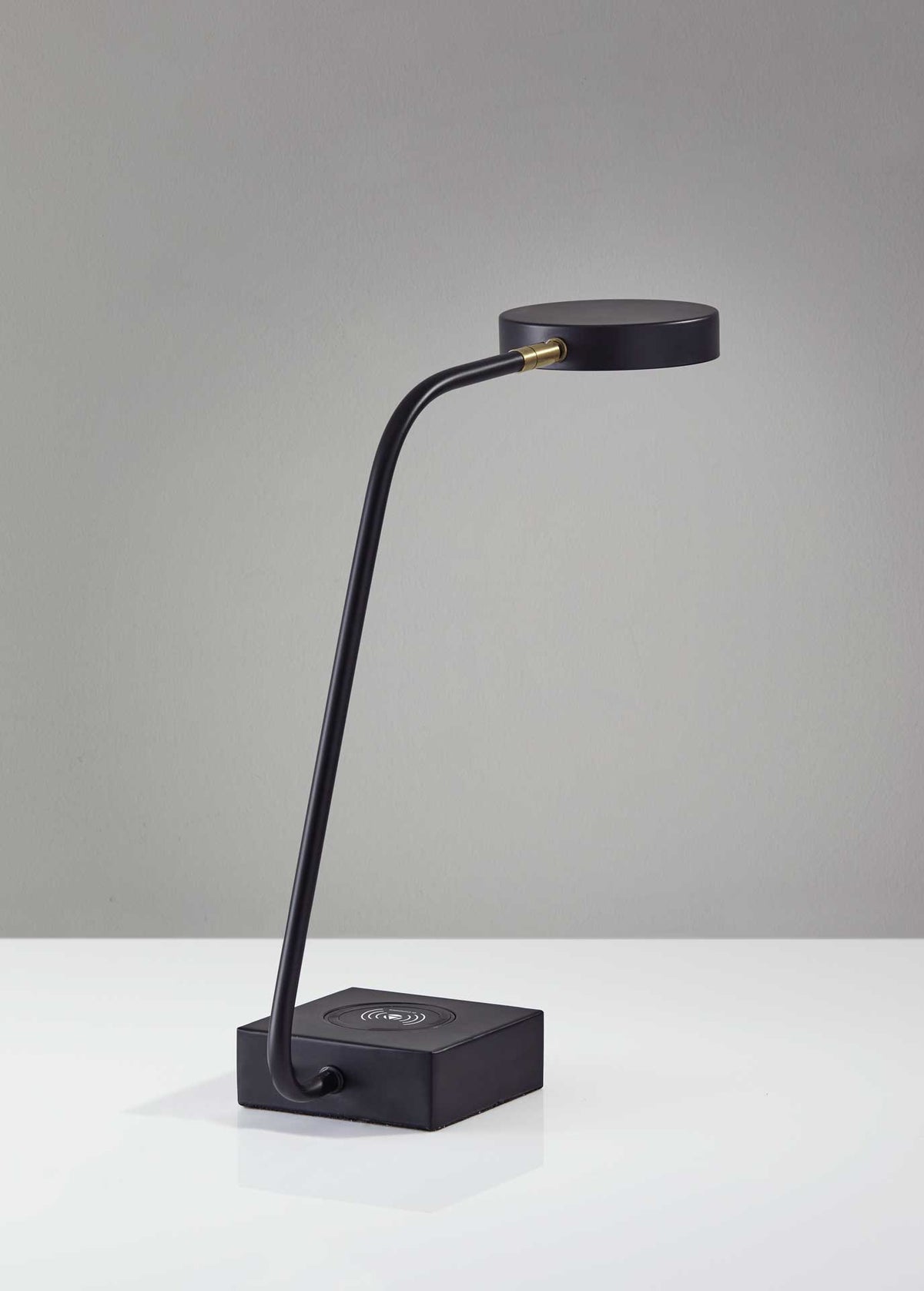 Colomiers Wireless Charge Desk Lamp Black/Brass