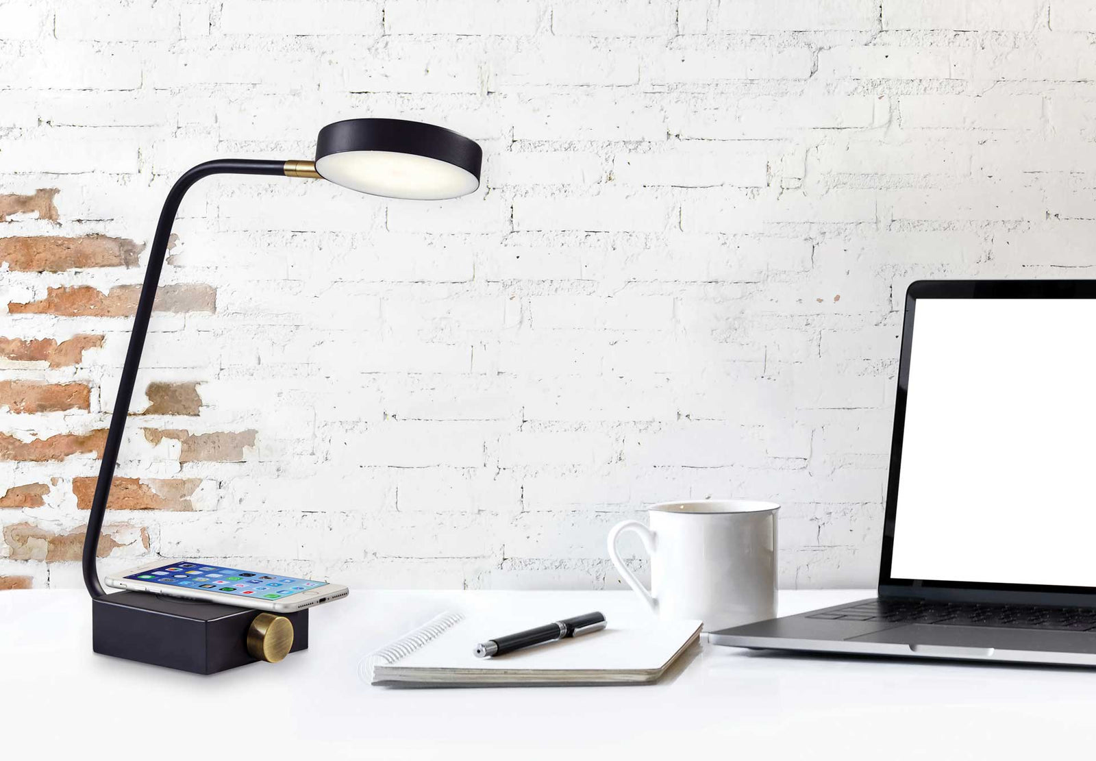 Colomiers Wireless Charge Desk Lamp Black/Brass