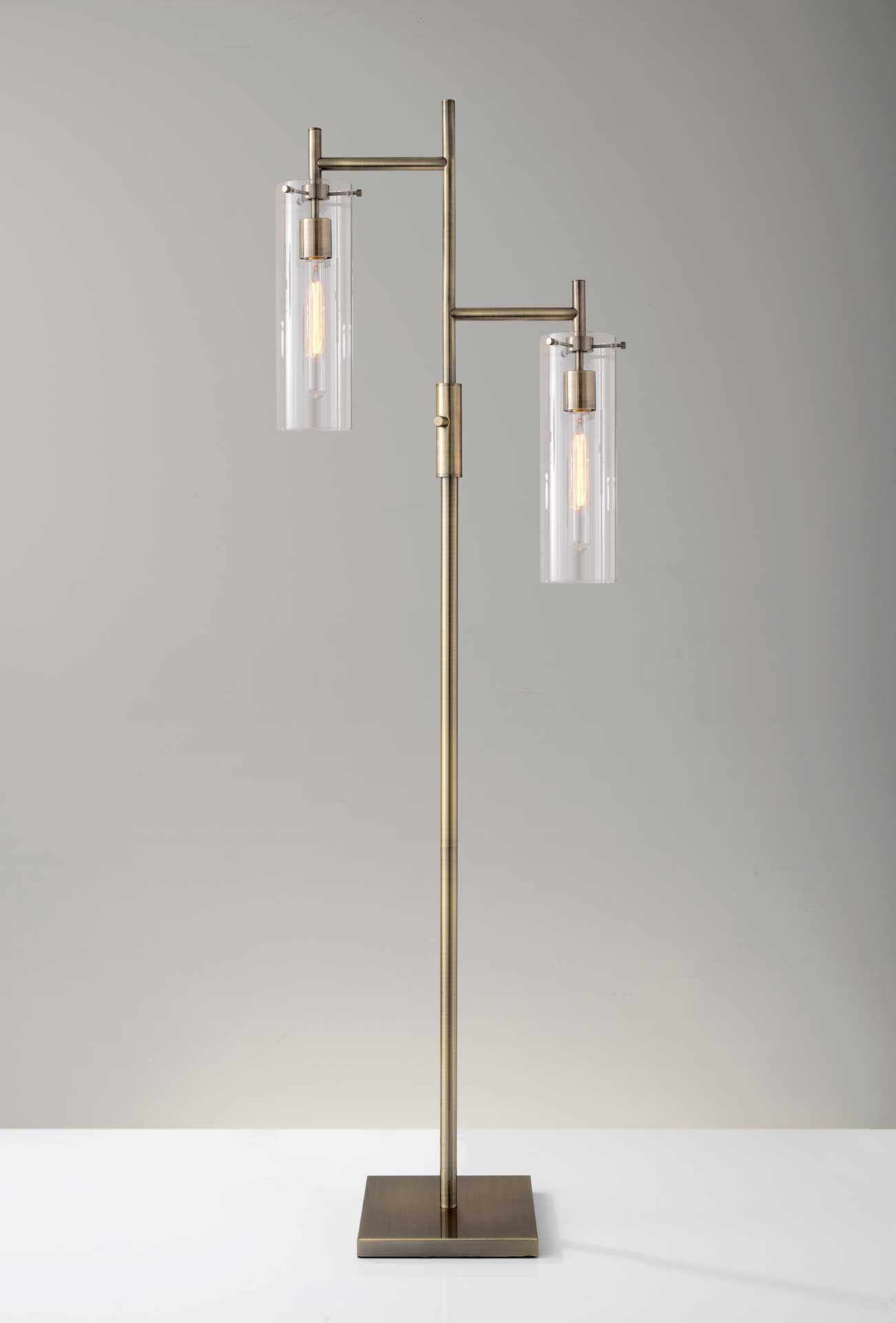 Denis Floor Lamp Brass