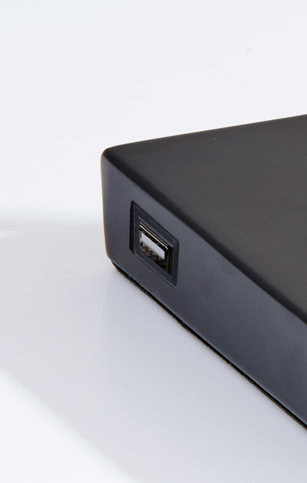 Colombes Wireless Charge Desk Lamp Black/Brass