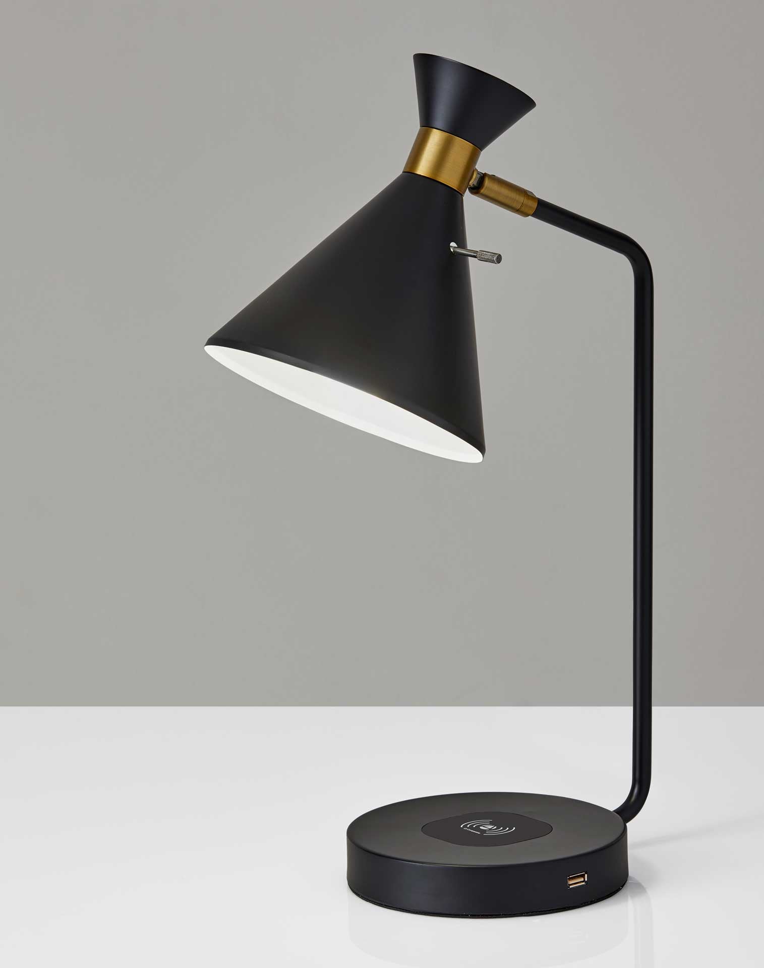 Menton Wireless Charge Desk Lamp Black/Brass