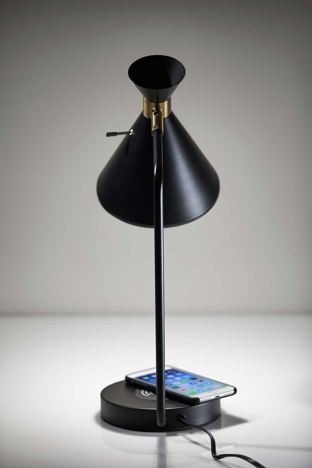 Menton Wireless Charge Desk Lamp Black/Brass