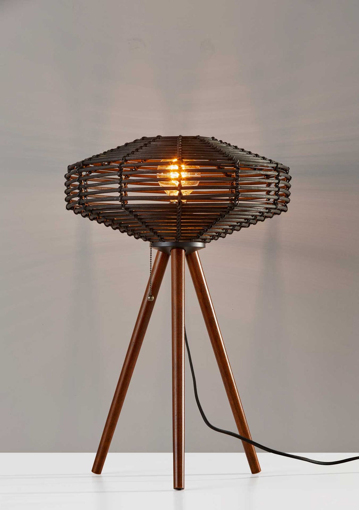 Kinston Table Lamp Black/Walnut