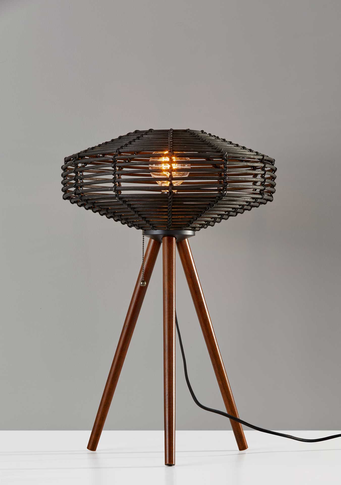 Kinston Table Lamp Black/Walnut