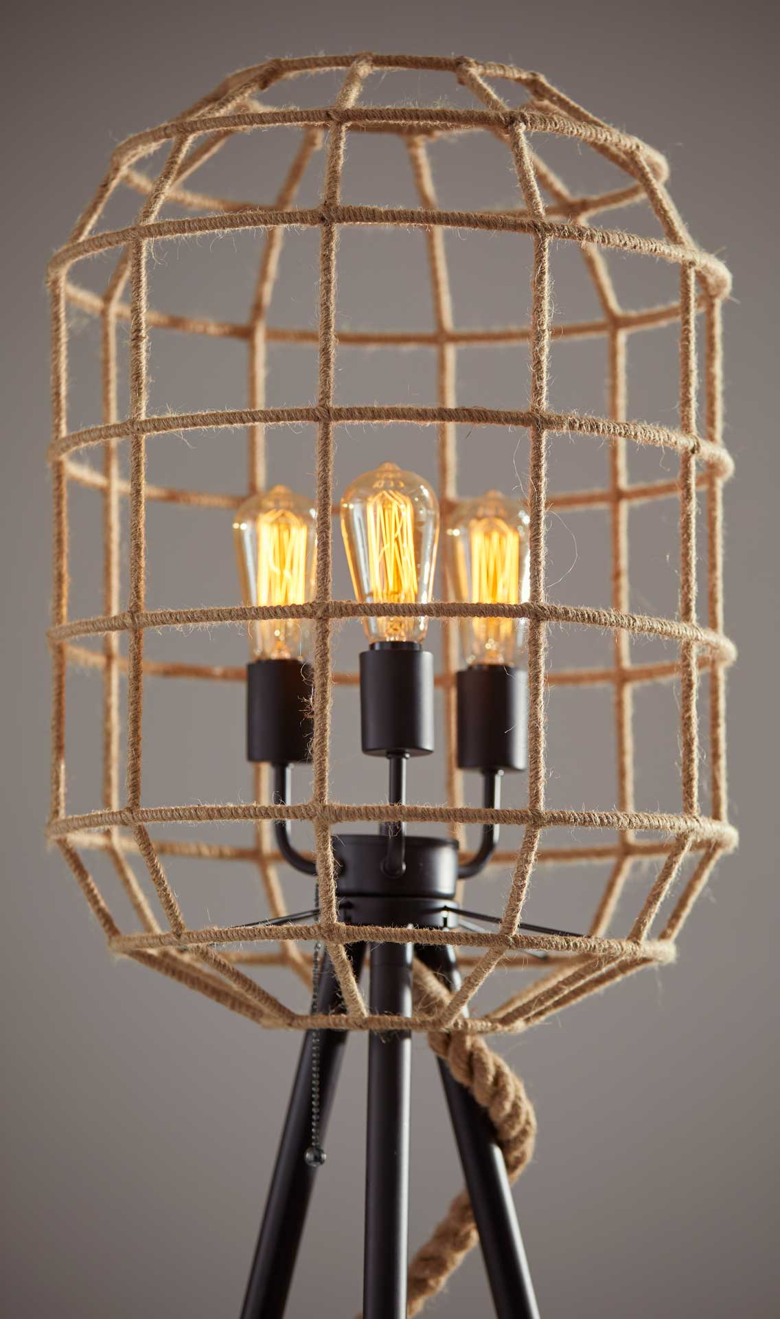 Molde Floor Lamp Black/Natural