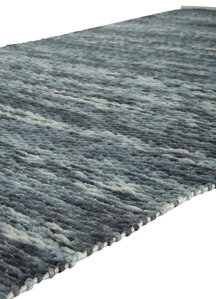 Apache Iroquois Blue/White Area Rug