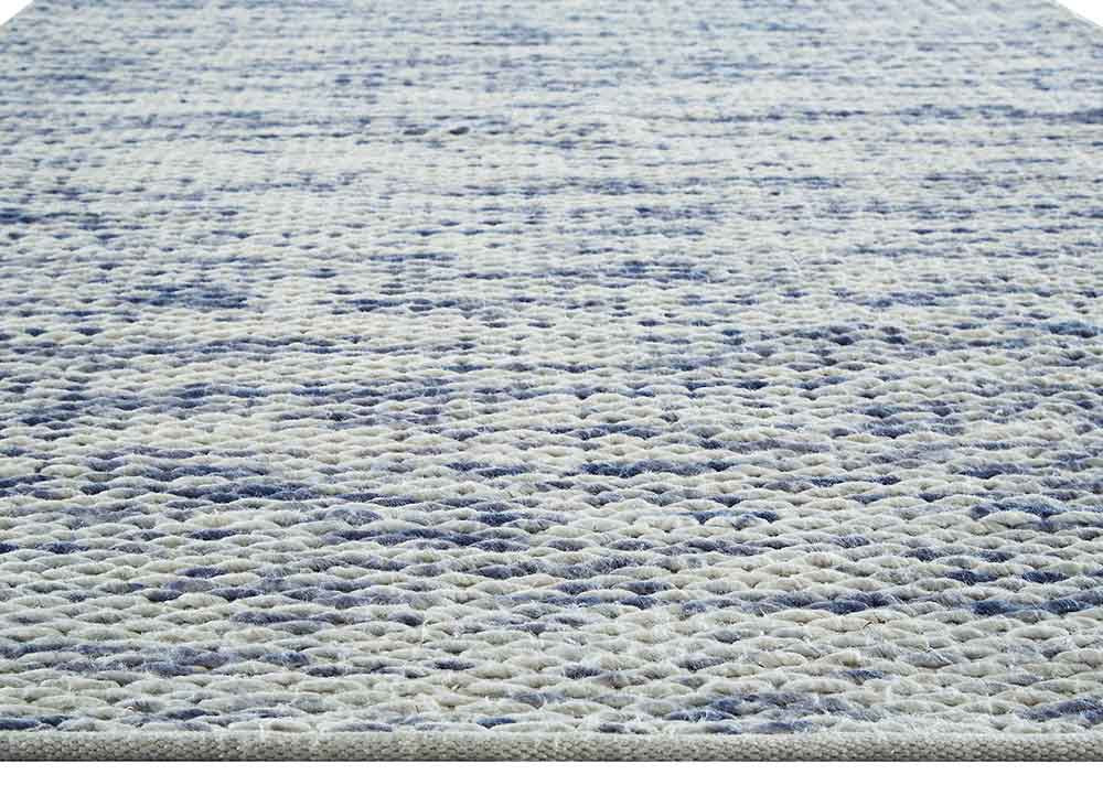 Apache Iroquois White/Blue Area Rug