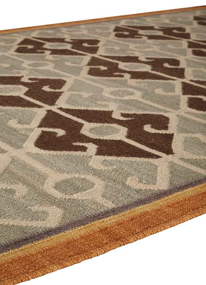 Anatolia Sultan White/Blue Area Rug