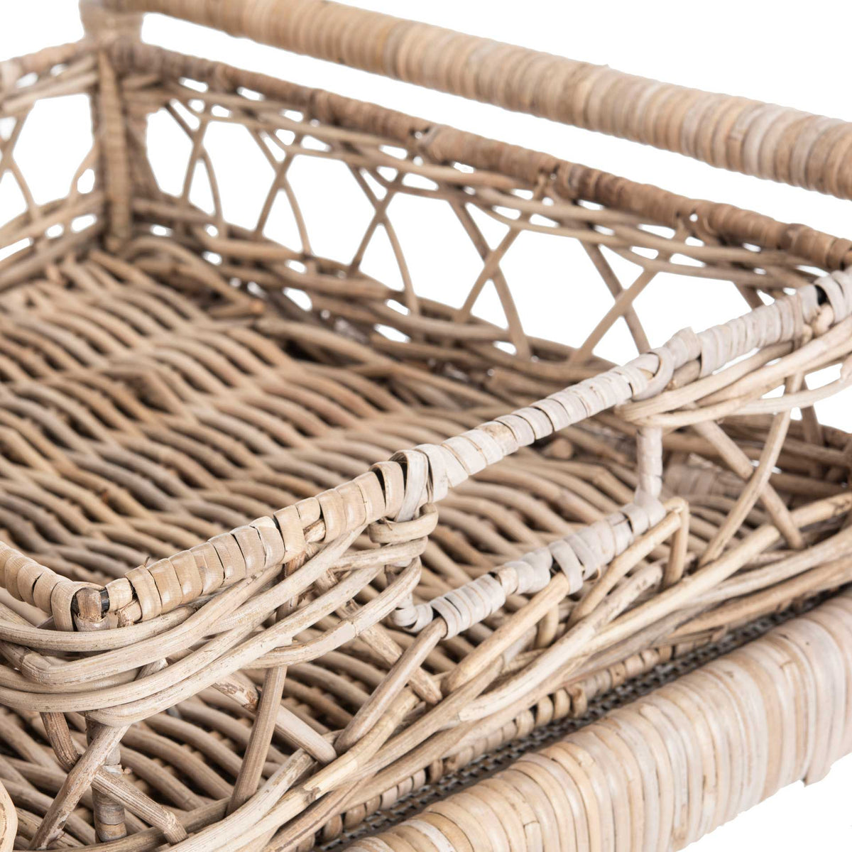 An open lattice rim surrounds the tightly woven base of a removable serving tray.