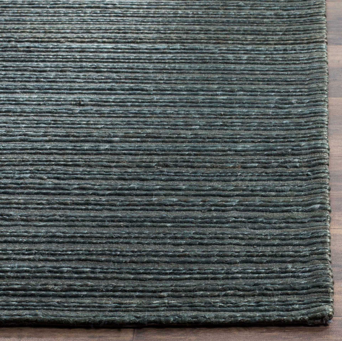 Tightly packed green hemp and cotton rows form a clean, low-profile edge