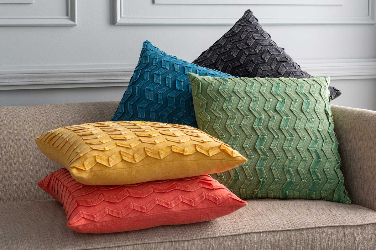 Cameron Pillow Black