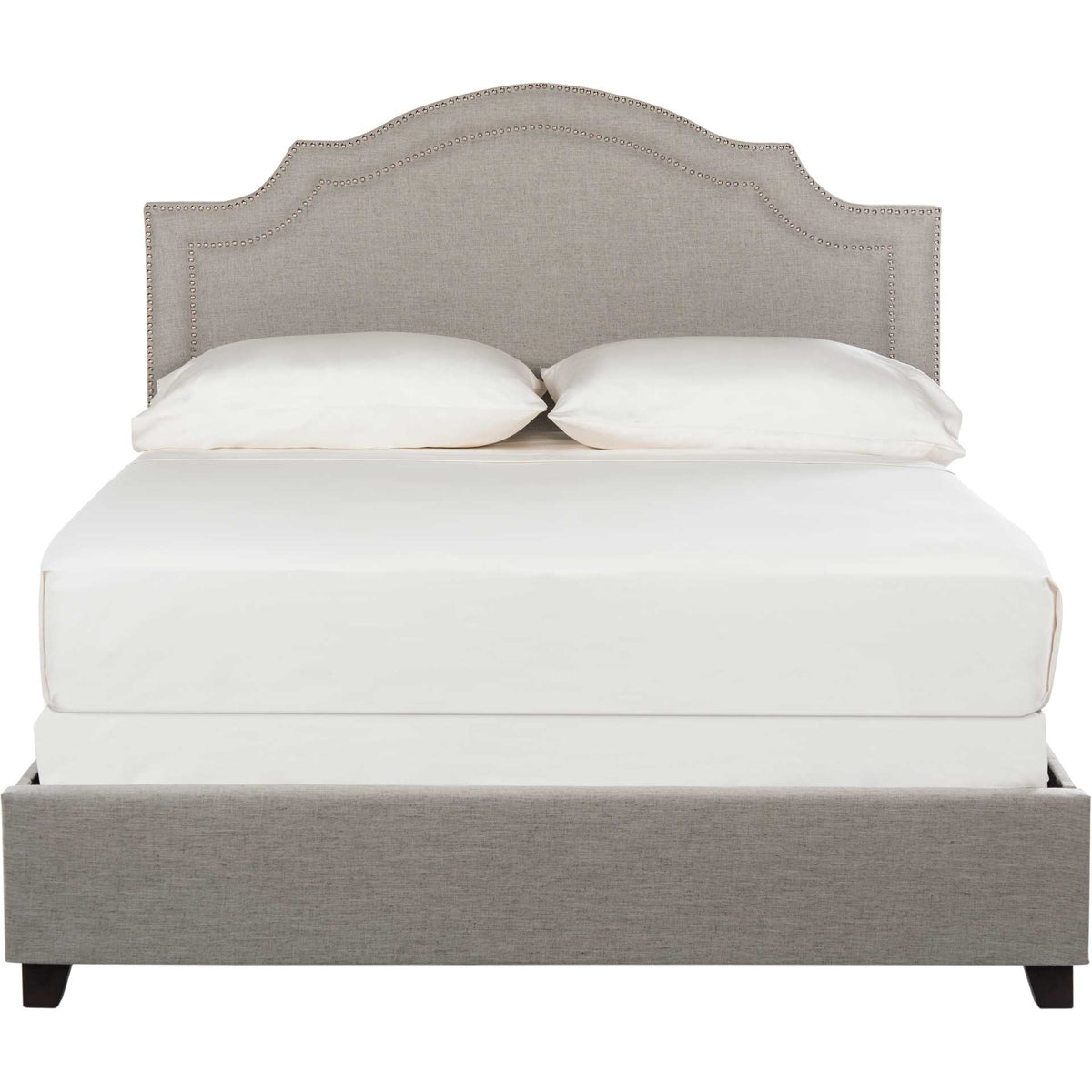 Light gray linen bed with a scalloped headboard and a tailored upholstered footboard || FOX6211C-Q || front_studio