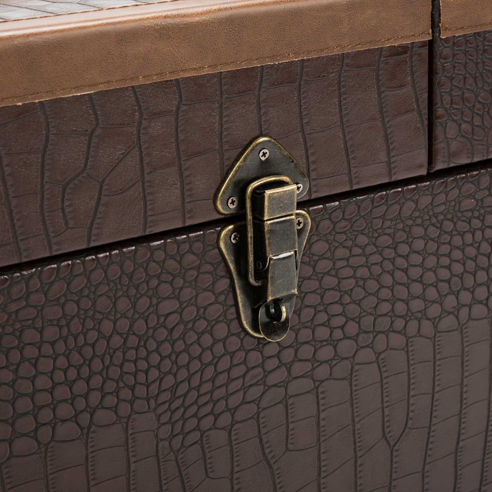 Zoey Coffee Table Storage Trunk With Wine Rack Brown