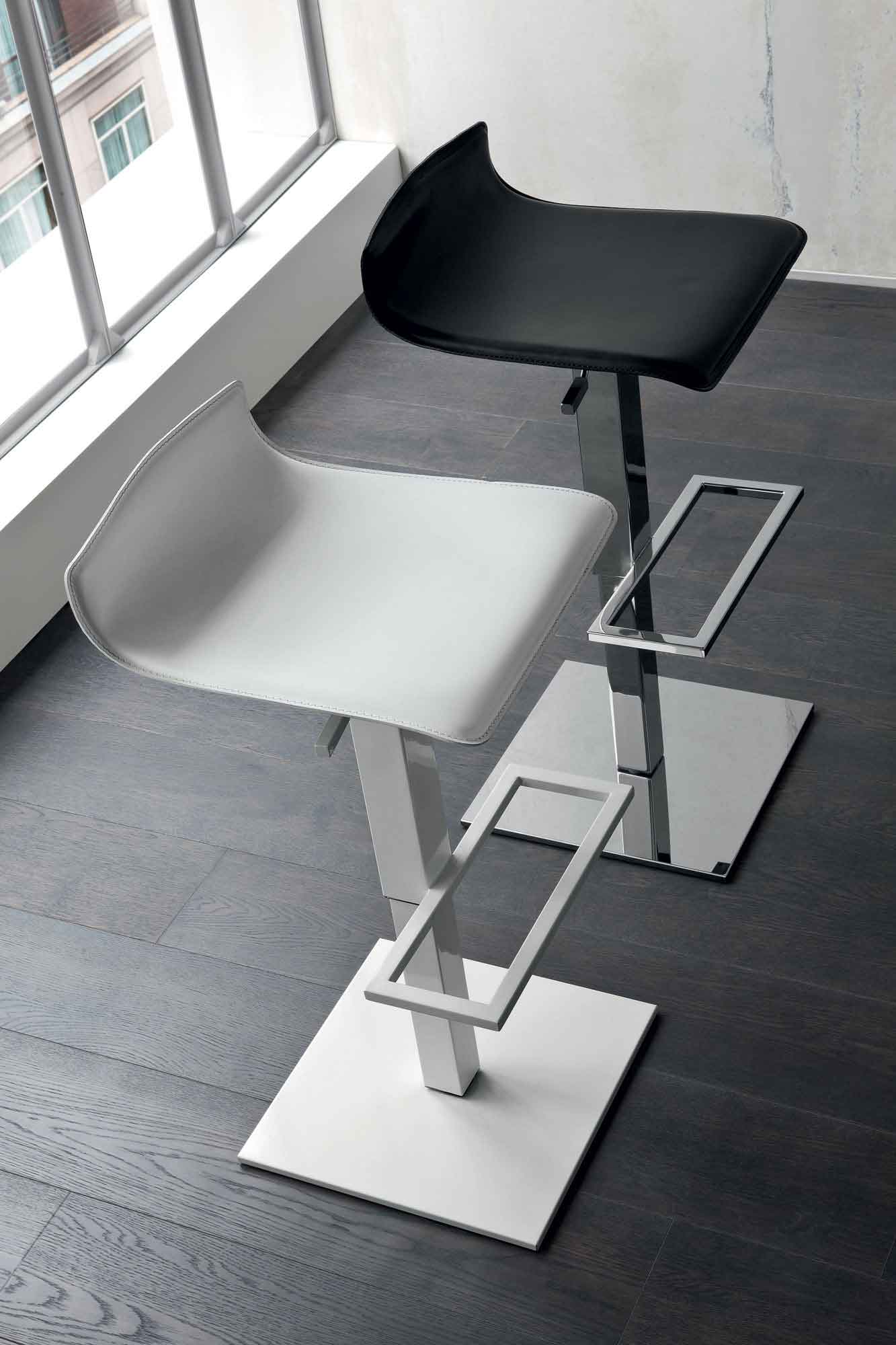 Messina Bar Stool Reclaimed Black/Chrome