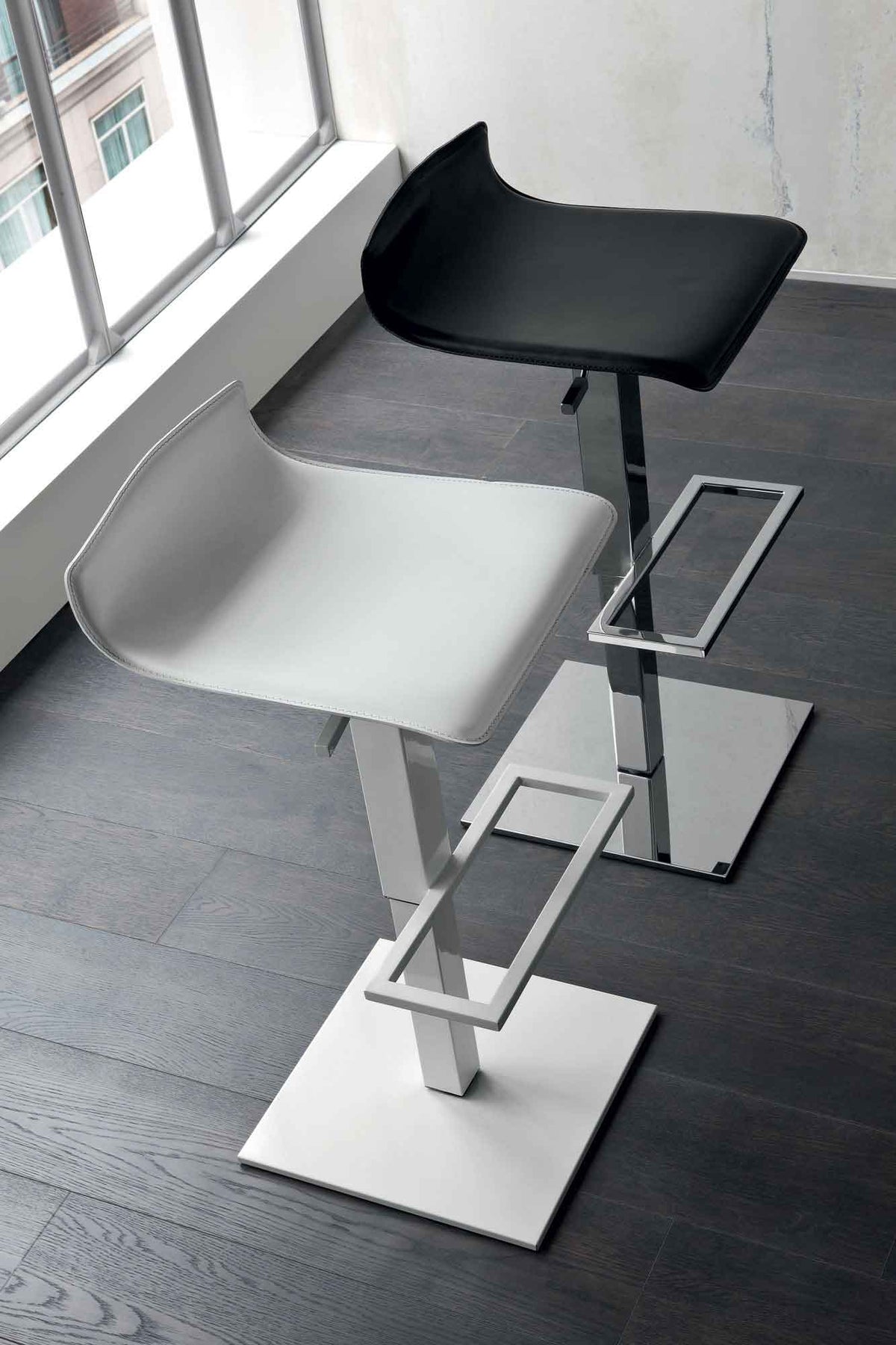 Messina Bar Stool Reclaimed White/White Matte