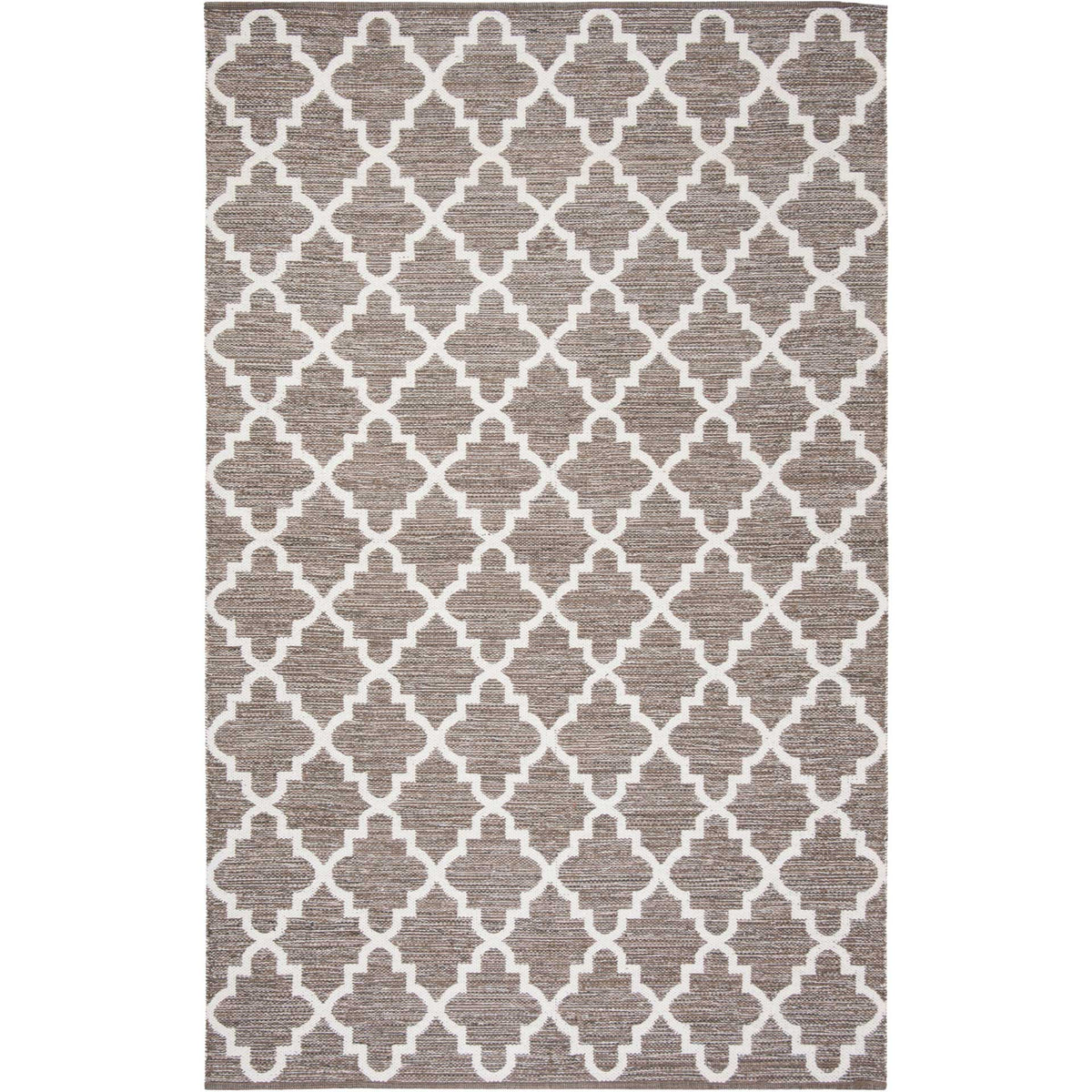 Soft beige weaving and ivory quatrefoil outlines create a rhythmic geometric rug.