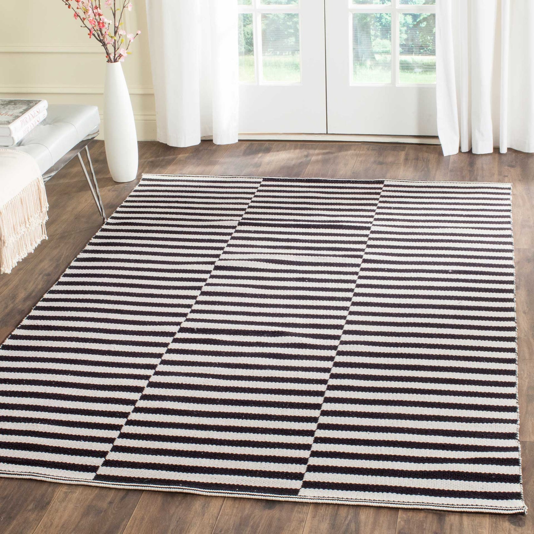 Montauk Checker Ivory/Black Area Rug - Froy.com