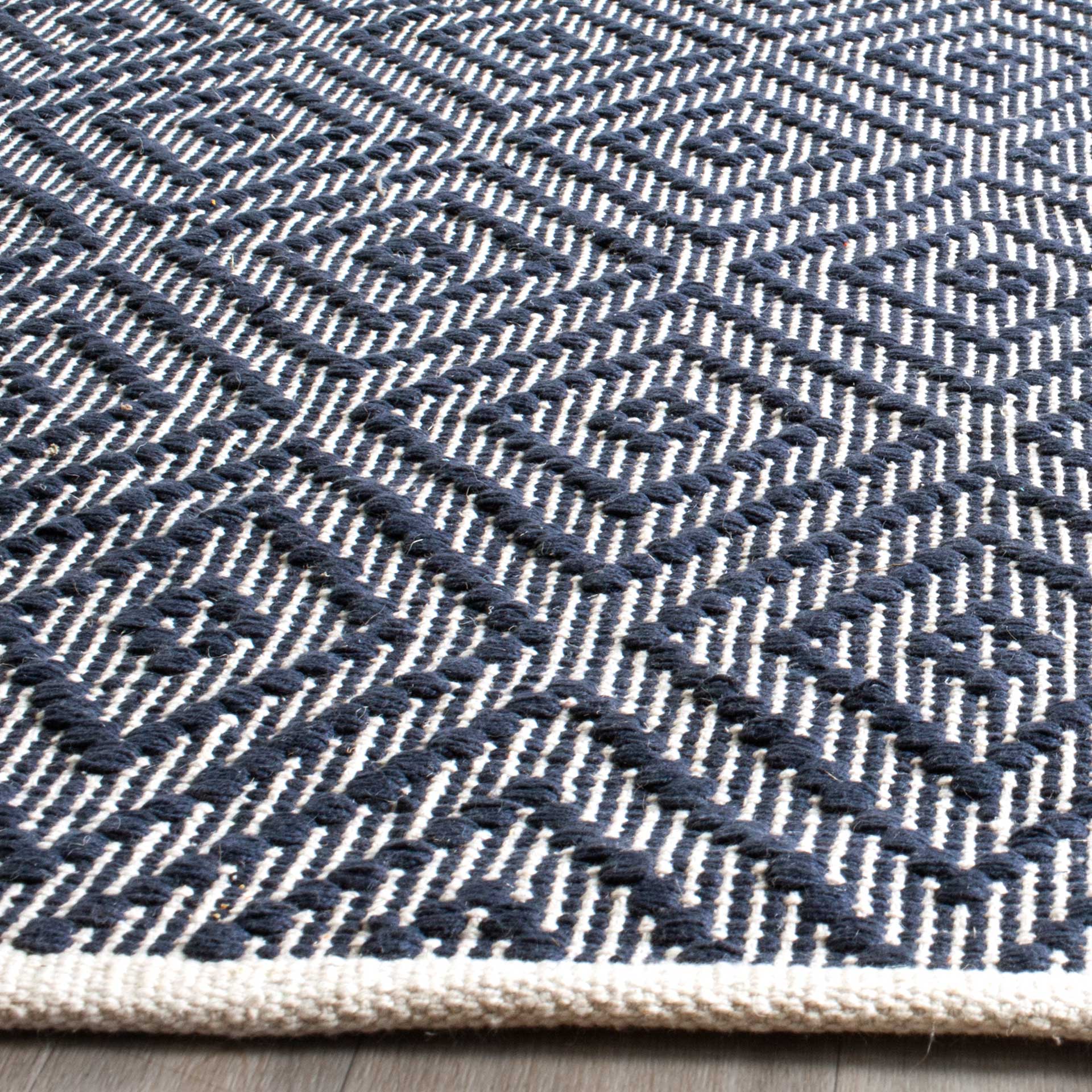 Montauk Diamond Navy/Ivory Area Rug - Froy.com